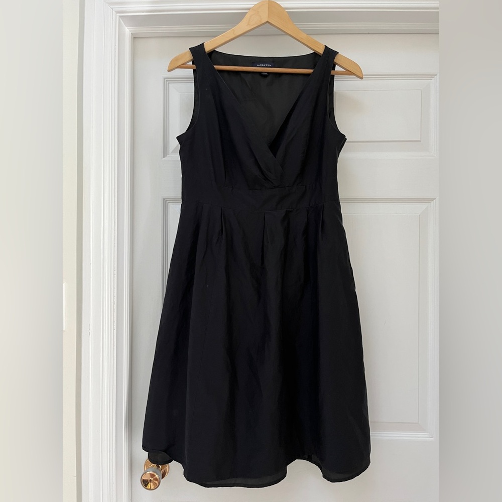 Lands' End Women's Wrap Front Fit & Flare Dress Knee Length Black size 8